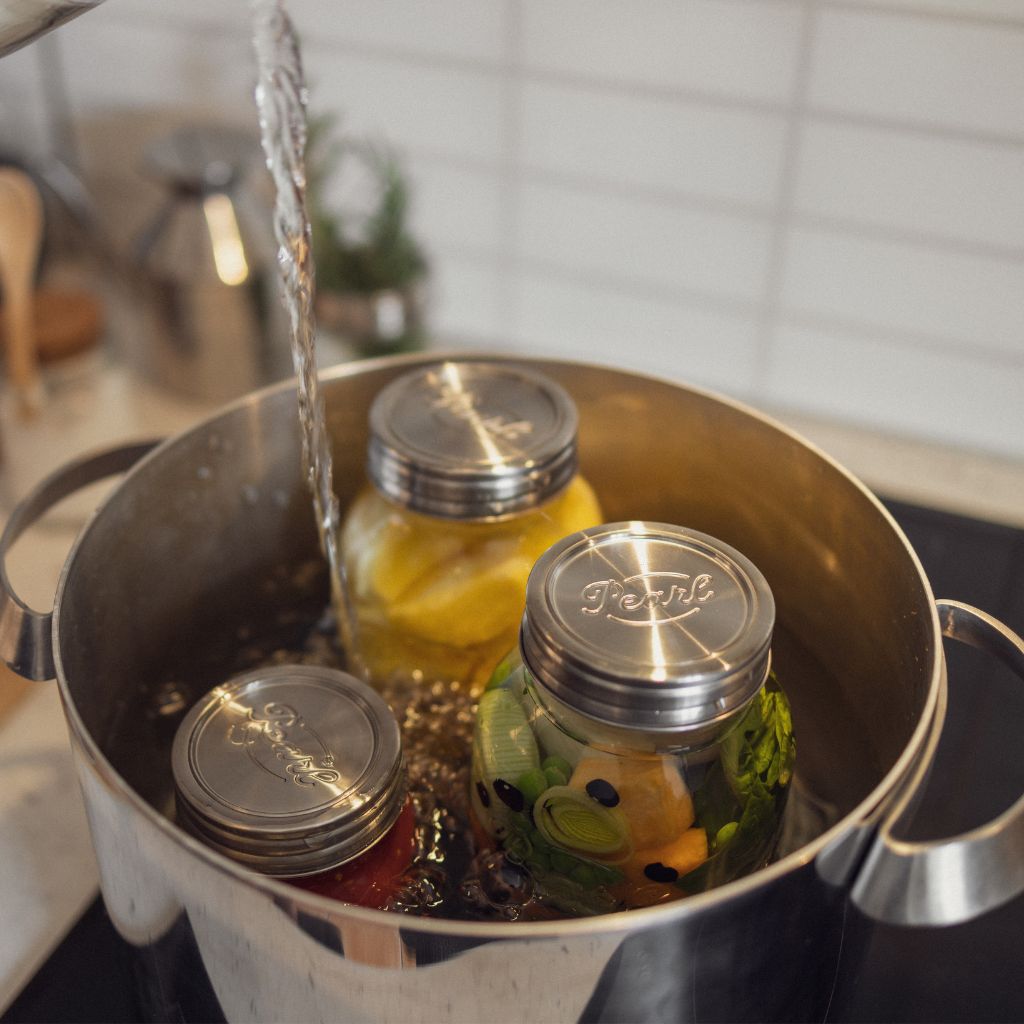 Water canning with three Original Luna Preserving Jars